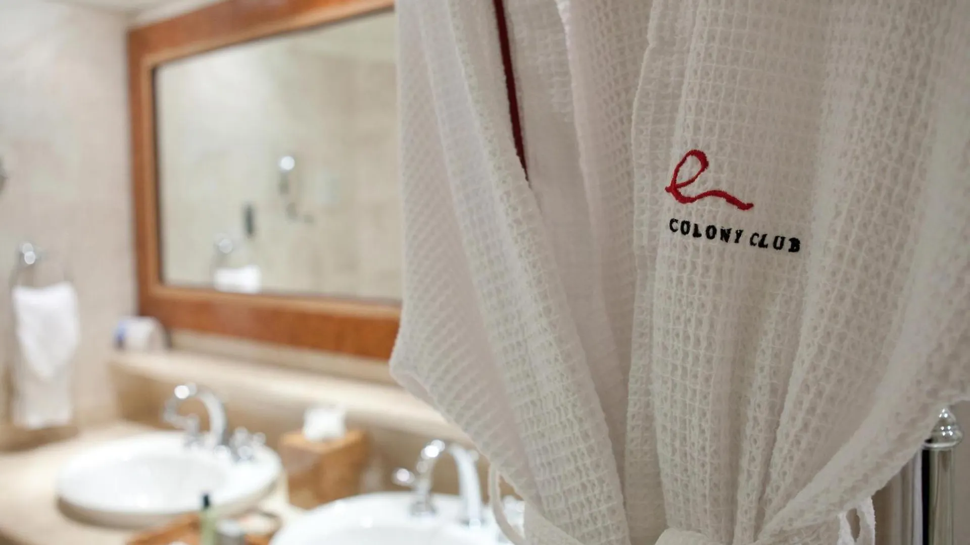 Colony Club By Elegant Hotels Сент-Джеймс